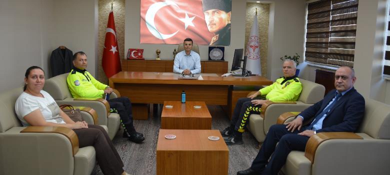 İl Emniyet Müdürlüğü Trafik Şube Müdürü Ömer Kapsal Uzm. Dr. Serhat Korkmaz'ı Ziyaret etti